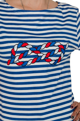 Футболка с вышивкой