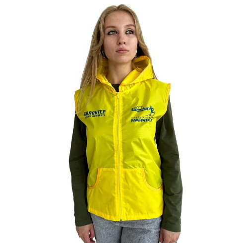 Жилетка промо с капюшоном карман кенгуру желтая