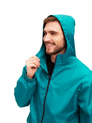 Ветровка с капюшоном