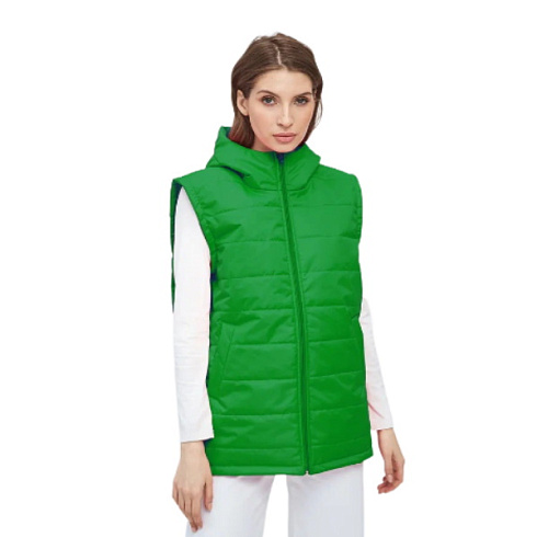 Жилет с капюшоном зеленый